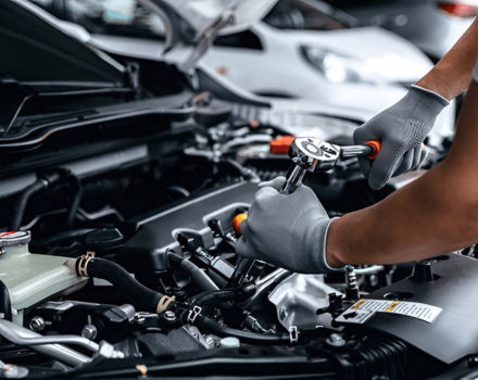 AC gas recharge and refrigerant leak detection at Focus Auto Dubai